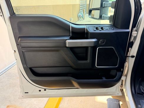 Used 2018 Ford F350 Platinum w/ Platinum Ultimate Package AWD/4WD image 9