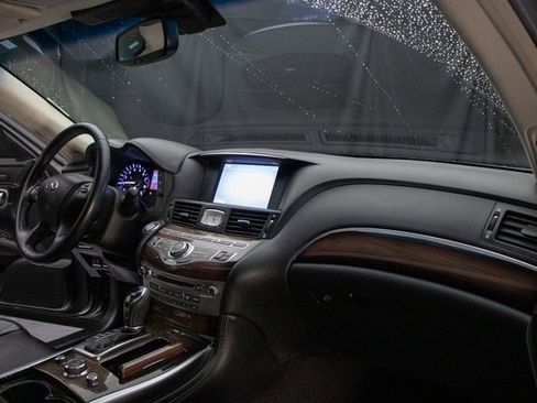 Used 2016 INFINITI Q70 3.7 w/ Deluxe Touring Package image 15