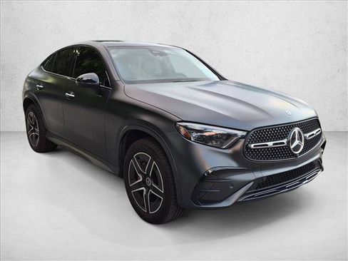 Used 2024 Mercedes-Benz GLC 300 4MATIC image 3