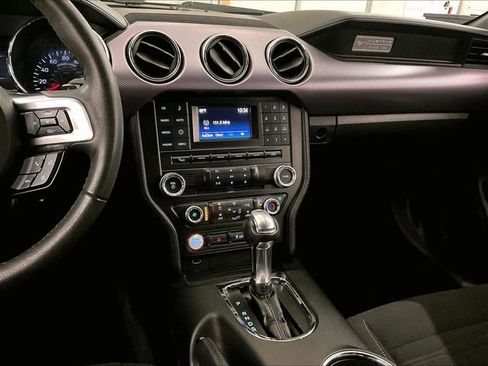 Used 2017 Ford Mustang Coupe RWD image 6