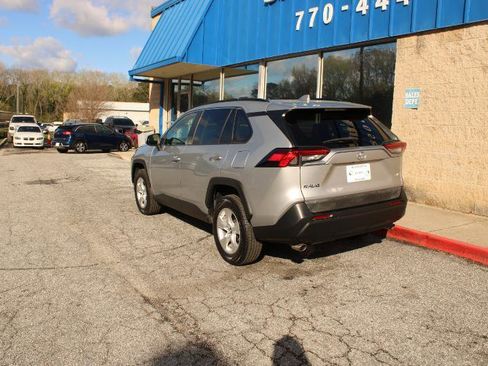 Used 2020 Toyota RAV4 XLE image 5