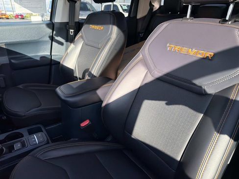 Used 2025 Ford Maverick Tremor image 19