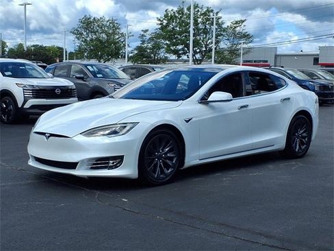 Used 2017 Tesla Model S 60D image 2