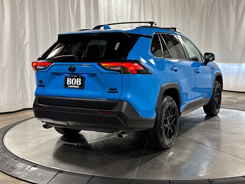 Used 2021 Toyota RAV4 XLE Premium AWD/4WD image 10