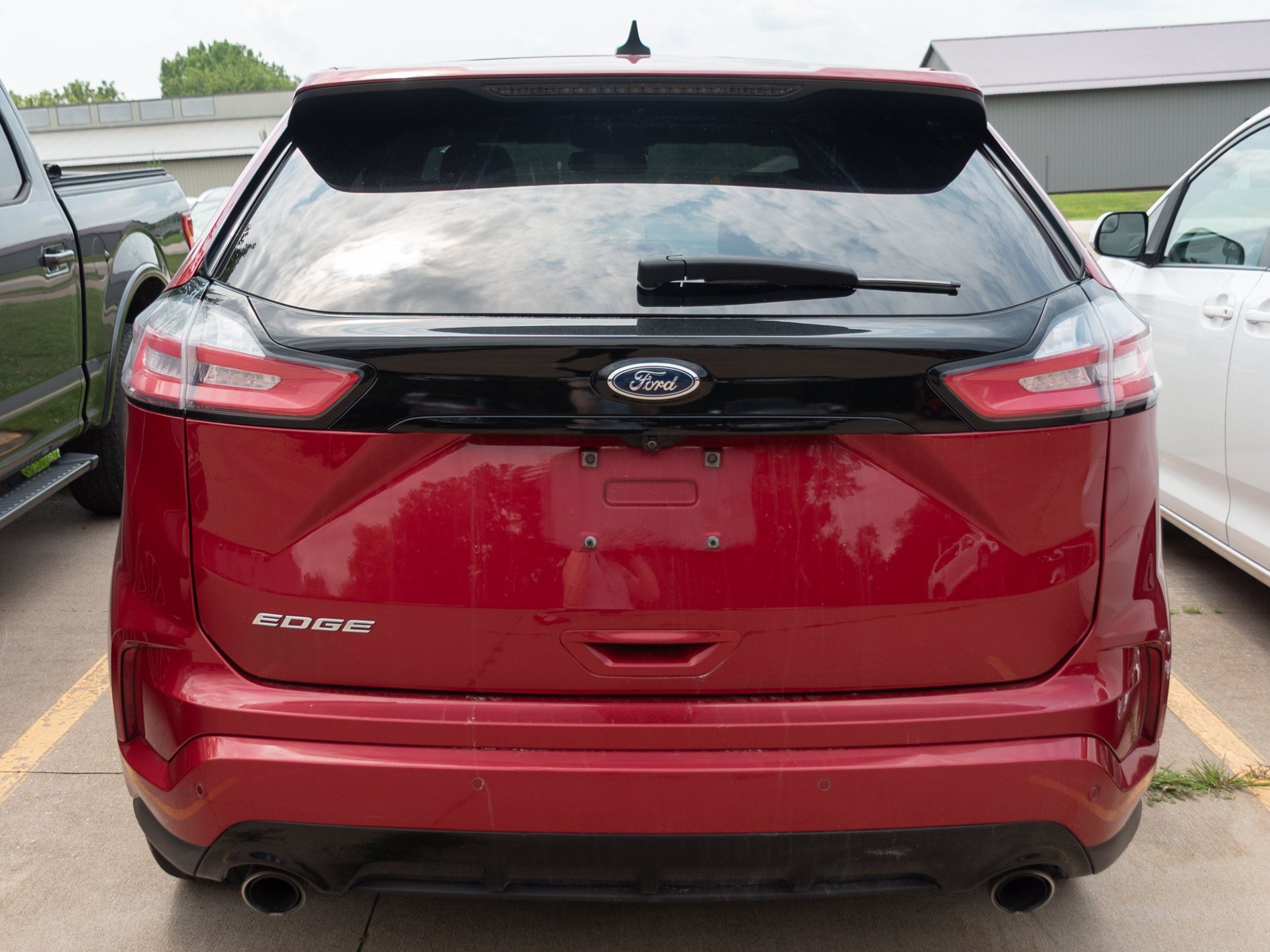 Used 2020 Ford Edge ST-Line w/ Cold Weather Package AWD/4WD image 6