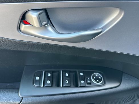 Used 2024 Kia Forte LXS image 11