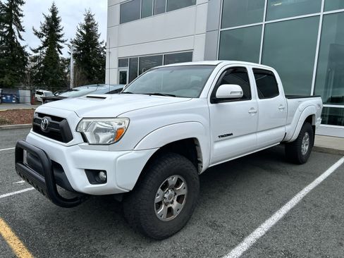 Used 2013 Toyota Tacoma 4x4 Double Cab w/ TRD Sport Pkg image 2