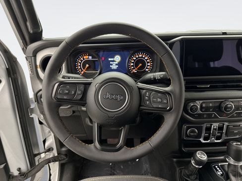 Used 2024 Jeep Wrangler Unlimited Sport AWD/4WD image 12