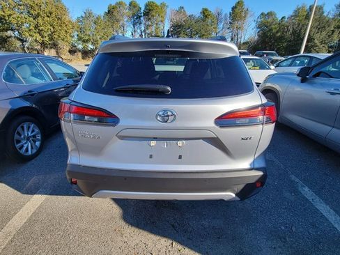 Used 2025 Toyota Corolla Cross XLE image 5