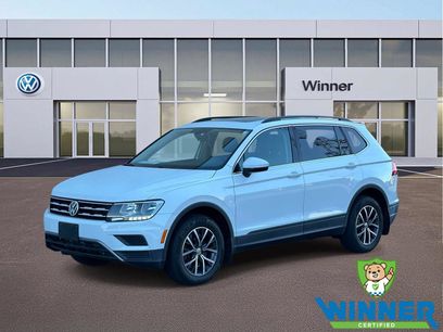 Used 2019 Volkswagen Tiguan SE w/ Panoramic Sunroof Package