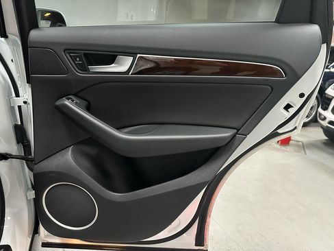 Used 2015 Audi Q5 2.0T Premium Plus w/ Technology Package AWD/4WD image 10