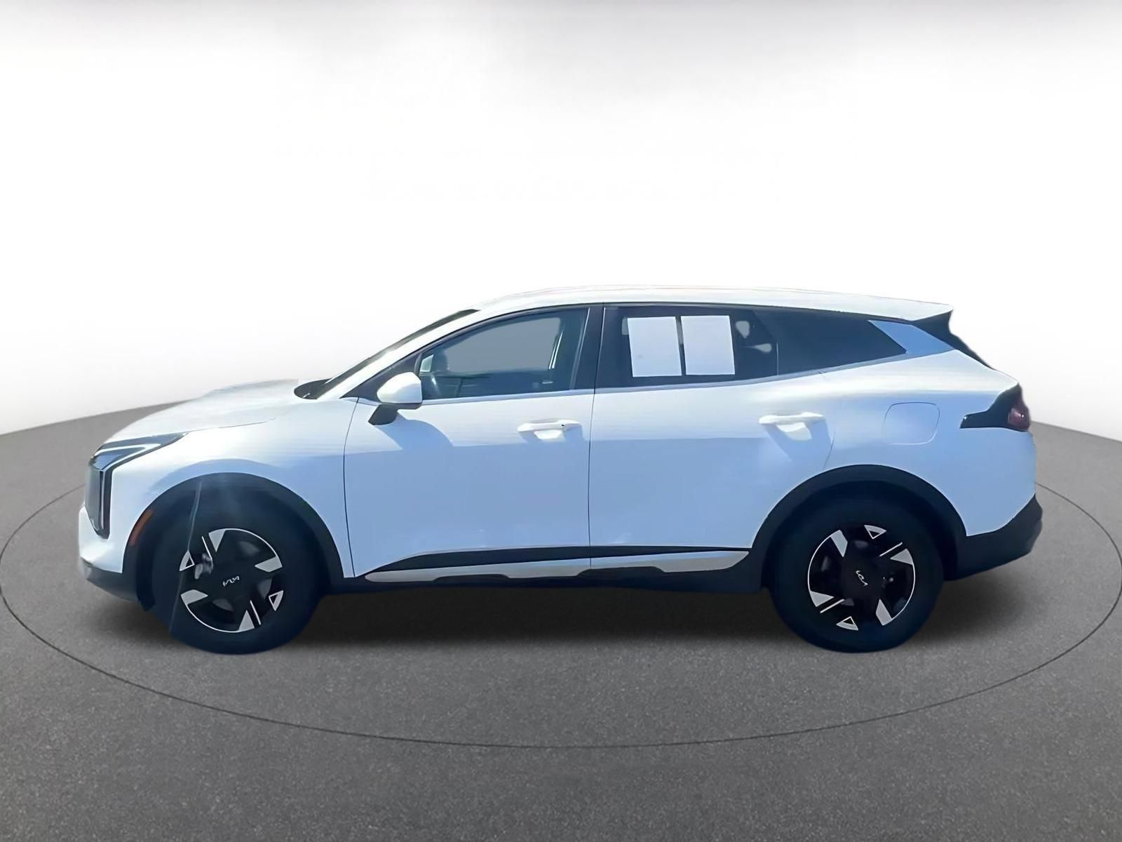Used 2026 Kia Sportage LX FWD image 8