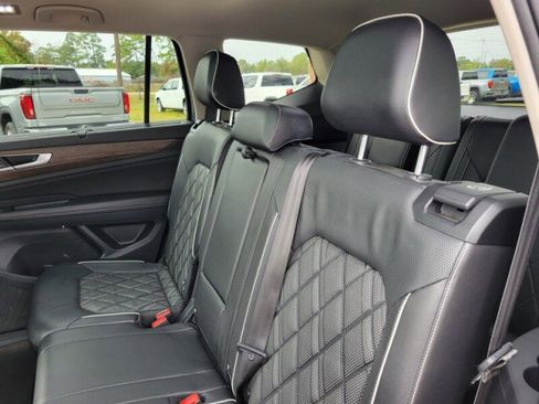 Used 2024 Volkswagen Atlas SEL Premium R-Line image 28