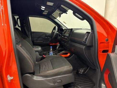 Used 2025 Nissan Frontier PRO-4X AWD/4WD image 16