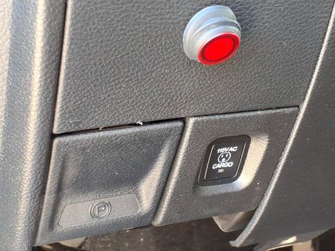 Used 2022 RAM 2500 Limited w/ Towing Technology Group image 8