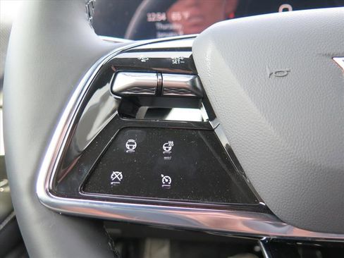 New 2026 Cadillac Optiq Luxury 1 image 20