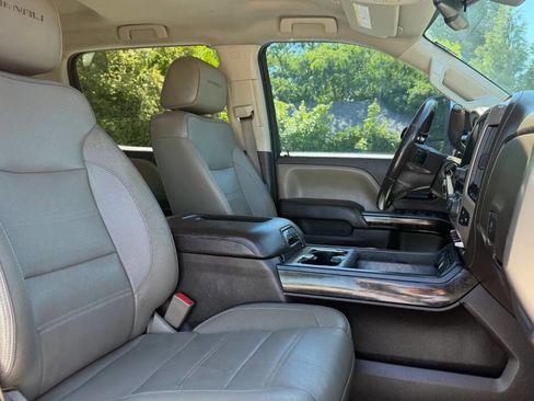 Used 2016 GMC Sierra 2500 Denali w/ Duramax Plus Package AWD/4WD image 27