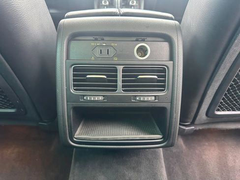 Used 2016 Volkswagen Touareg VR6 image 36