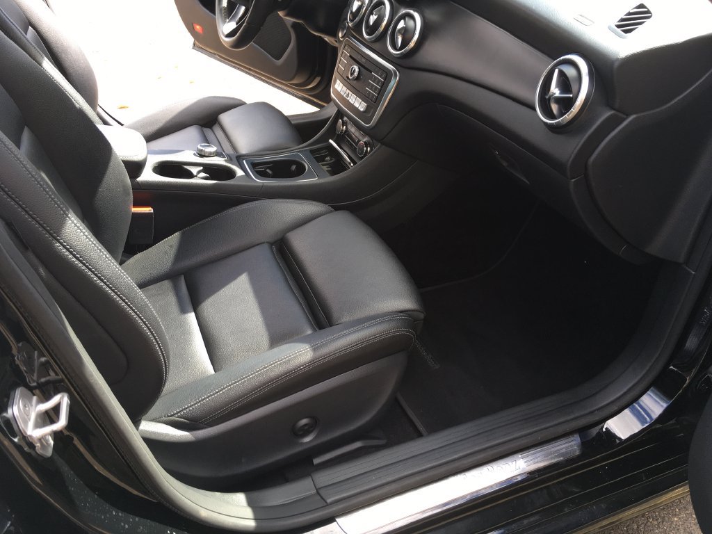 Used 2018 Mercedes-Benz CLA 250 4MATIC image 28