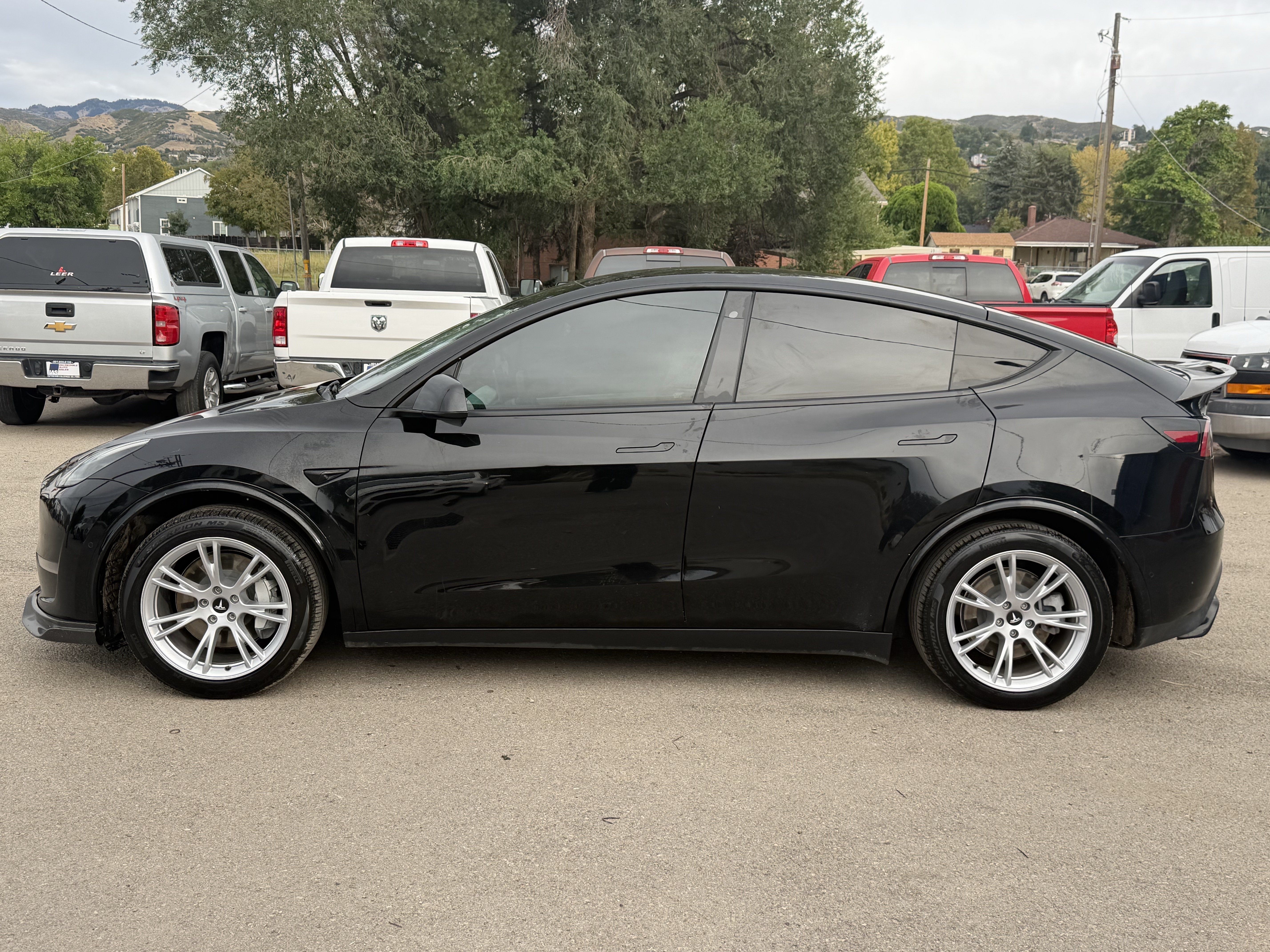 Used 2020 Tesla Model Y Long Range AWD/4WD image 3