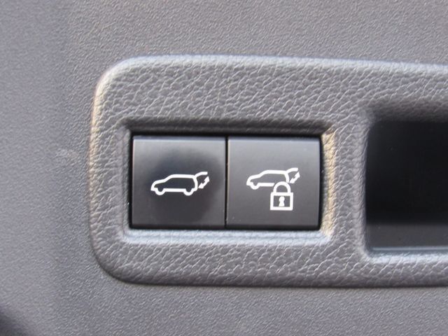 Used 2023 Subaru Solterra AWD image 23