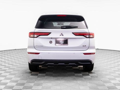 Used 2022 Mitsubishi Outlander SEL image 4