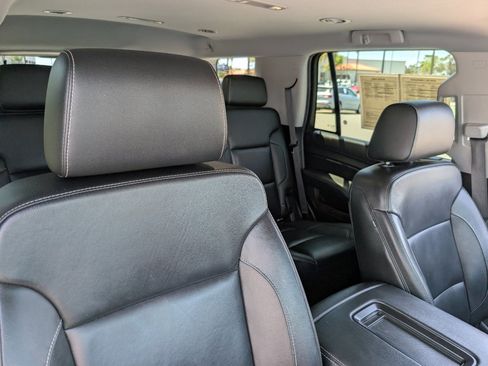 Used 2019 Chevrolet Tahoe LT RWD image 3