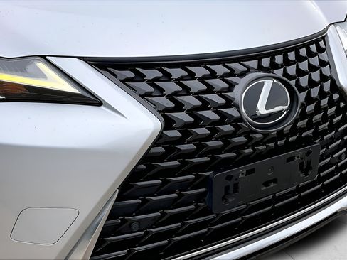 Used 2019 Lexus UX 200 w/ Premium Package FWD image 34