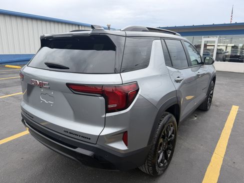 Used 2025 GMC Terrain Elevation w/ Elevation Premium Package AWD/4WD image 3