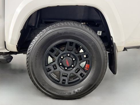 Used 2019 Toyota Tacoma TRD Sport image 14