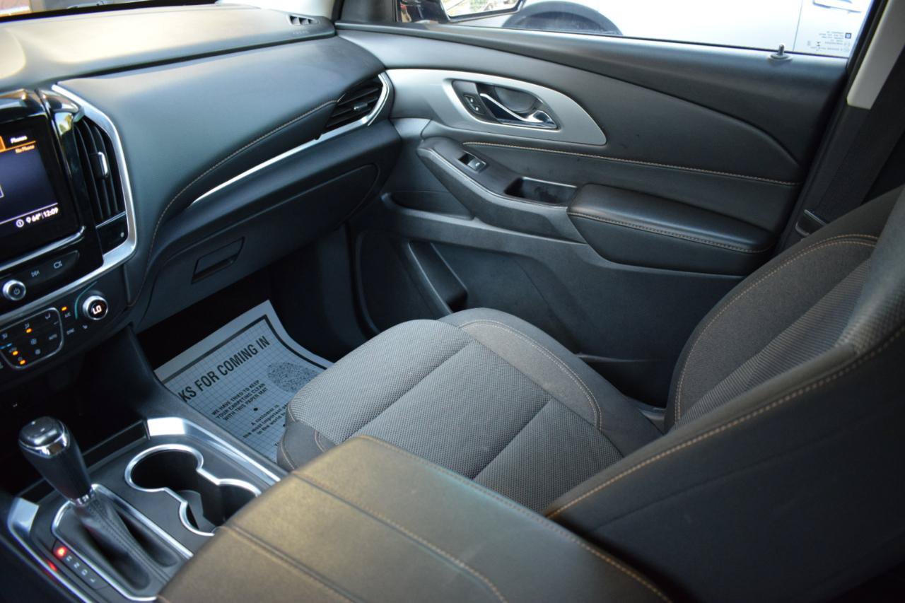 Used 2020 Chevrolet Traverse LT FWD image 17