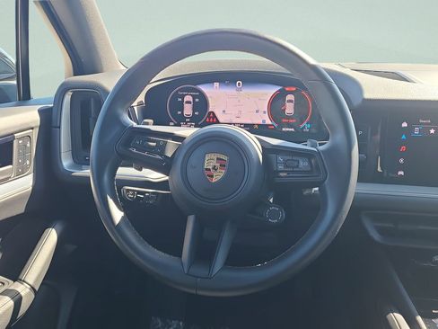 Used 2024 Porsche Cayenne image 15