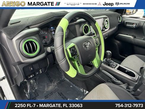 Used 2022 Toyota Tacoma TRD Off-Road w/ Technology Package RWD image 10