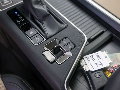 Used 2024 Lexus GX 550 AWD/4WD image 19