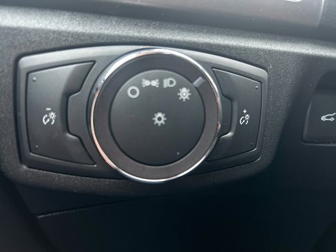 Used 2019 Ford Fusion SE image 10