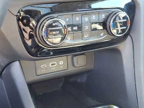 Used 2023 Buick Encore GX Essence w/ Experience Buick Package image 22