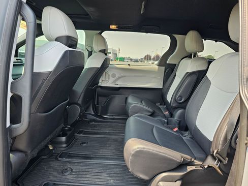 Used 2026 Toyota Sienna XSE AWD/4WD image 16