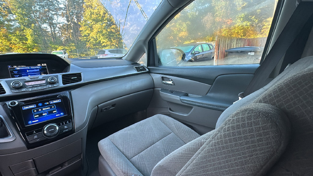 Used 2015 Honda Odyssey EX image 33