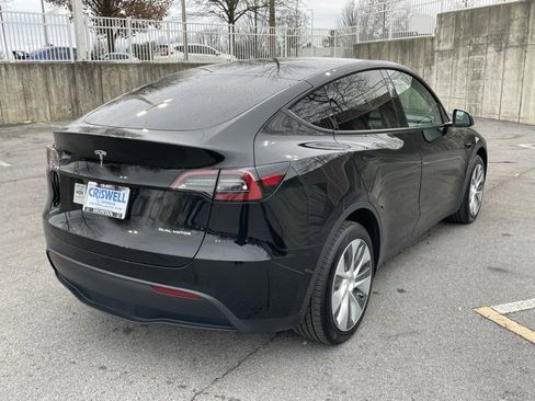 Used 2023 Tesla Model Y Long Range image 8