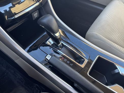 Used 2017 Honda Accord LX image 19