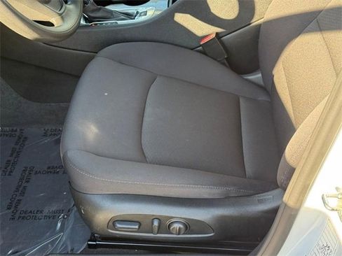 Used 2024 Chevrolet Malibu LT image 16