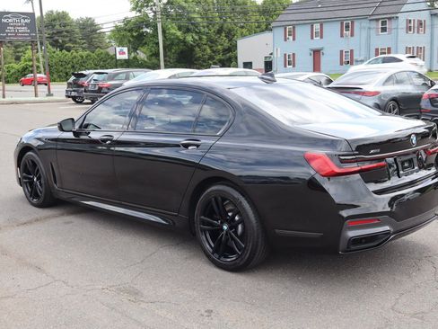 Used 2022 BMW 750i xDrive w/ Luxury Rear Seating Package AWD/4WD image 7