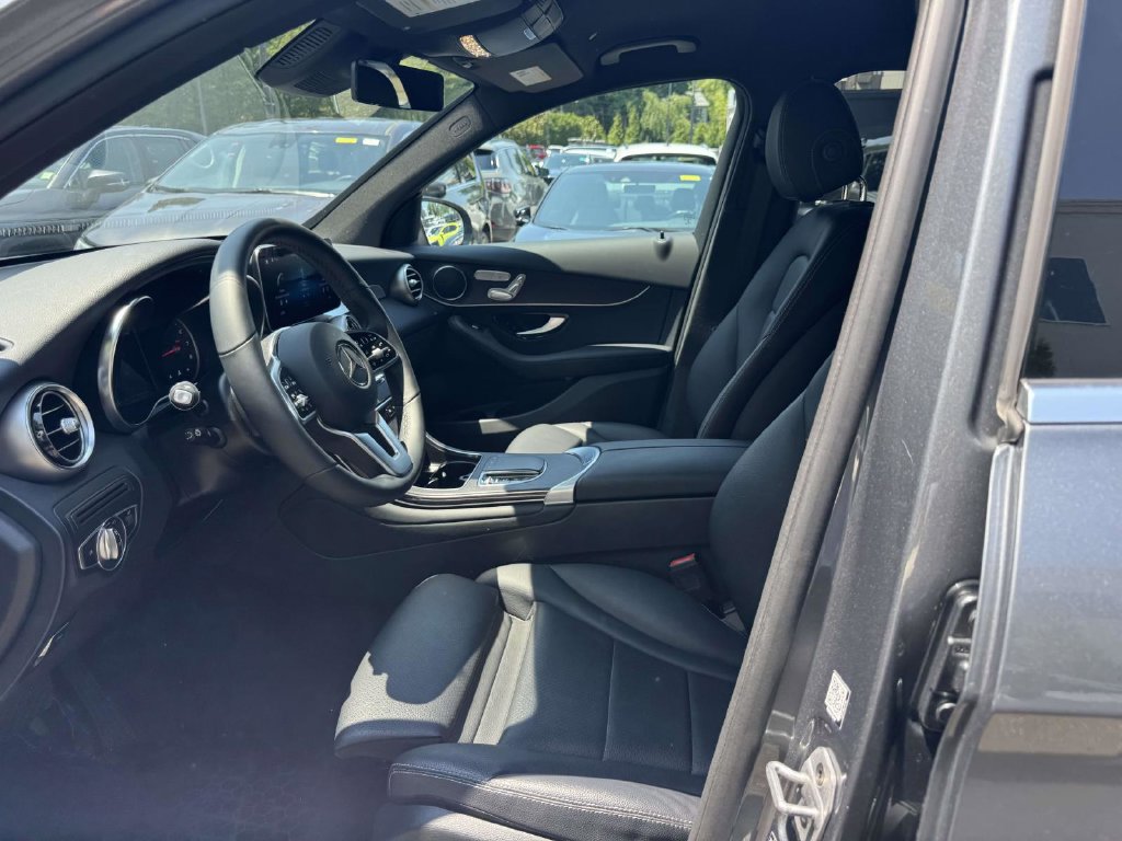 Used 2022 Mercedes-Benz GLC 300 4MATIC image 12