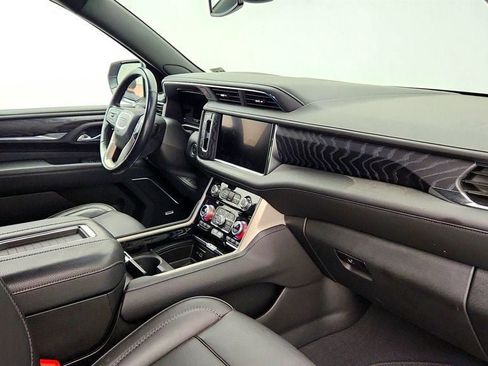 Used 2023 GMC Yukon Denali AWD/4WD image 25