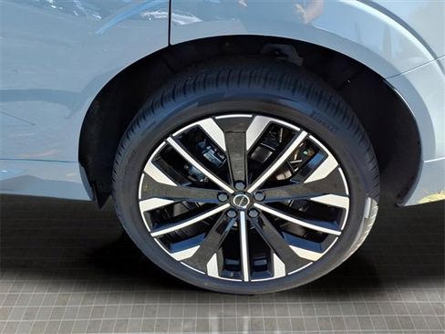 New 2026 Volvo XC60 B5 Ultra w/ Protection Package Premier image 9