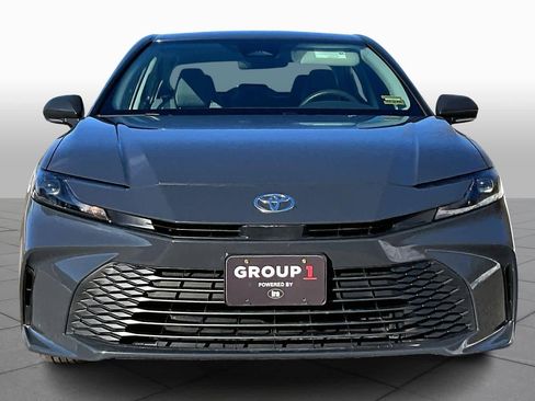 Used 2025 Toyota Camry LE image 4