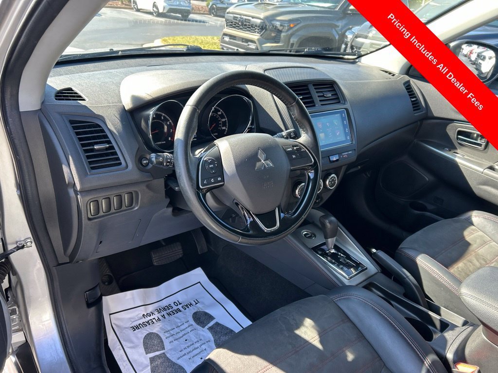 Used 2018 Mitsubishi Outlander Sport SE AWD/4WD image 3