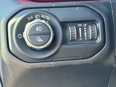 Used 2022 Jeep Gladiator Rubicon w/ LED Lighting Group AWD/4WD image 14