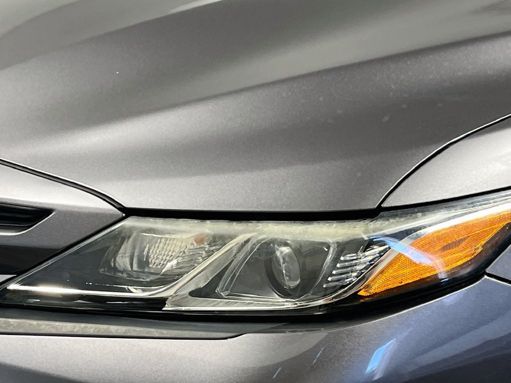 Used 2019 Toyota Camry SE FWD image 9