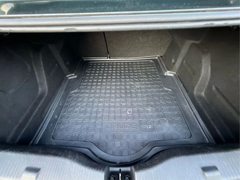 Used 2017 Chevrolet Cruze LT image 21